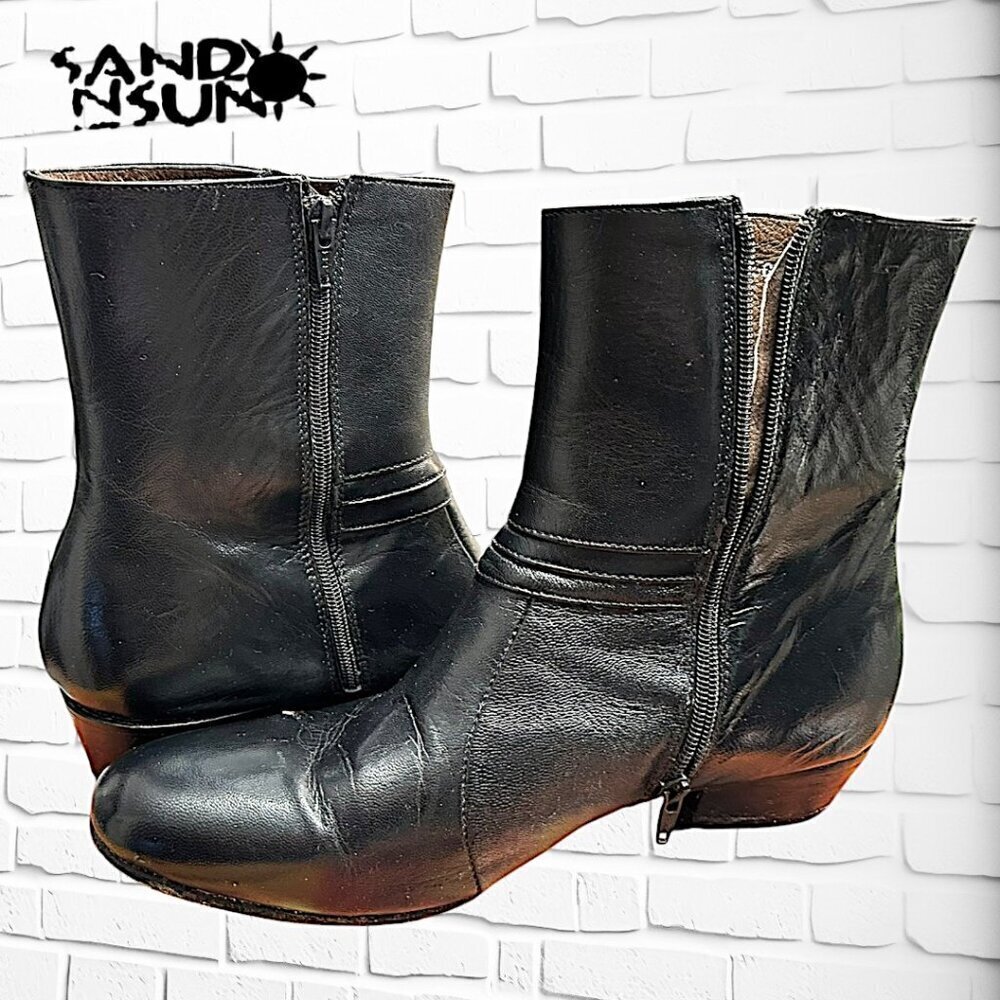 Stunning Men's Leather Short with Side Zip Ankle Boots -  9/10M
